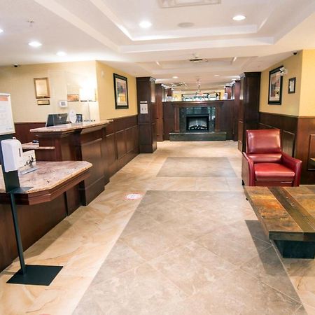 Holiday Inn Express Hotel & Suites Edson, An Ihg Hotel Екстер'єр фото