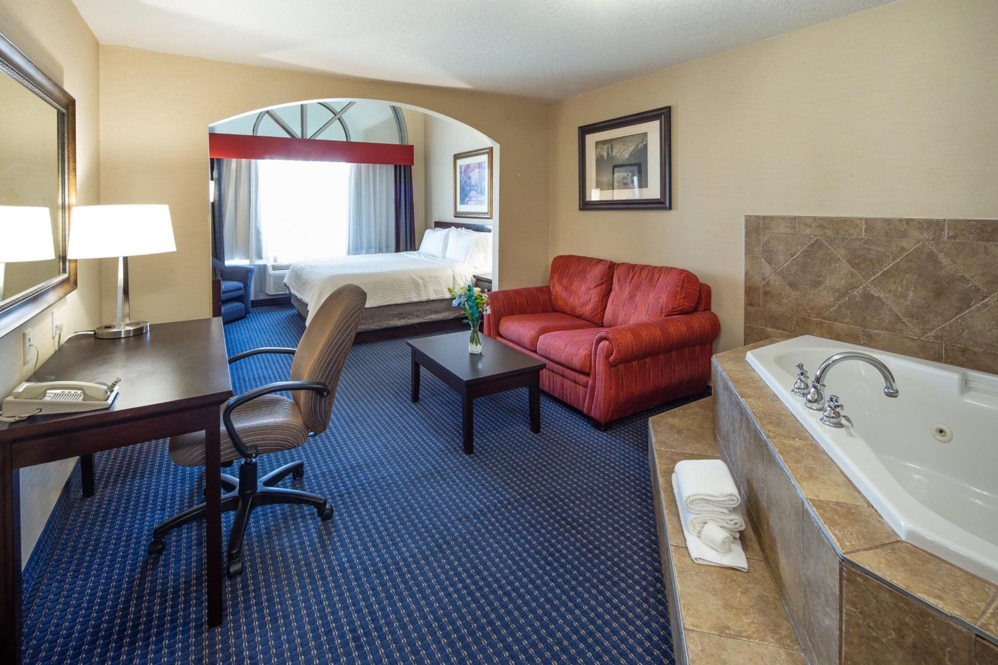Holiday Inn Express Hotel & Suites Edson By Ihg Екстер'єр фото