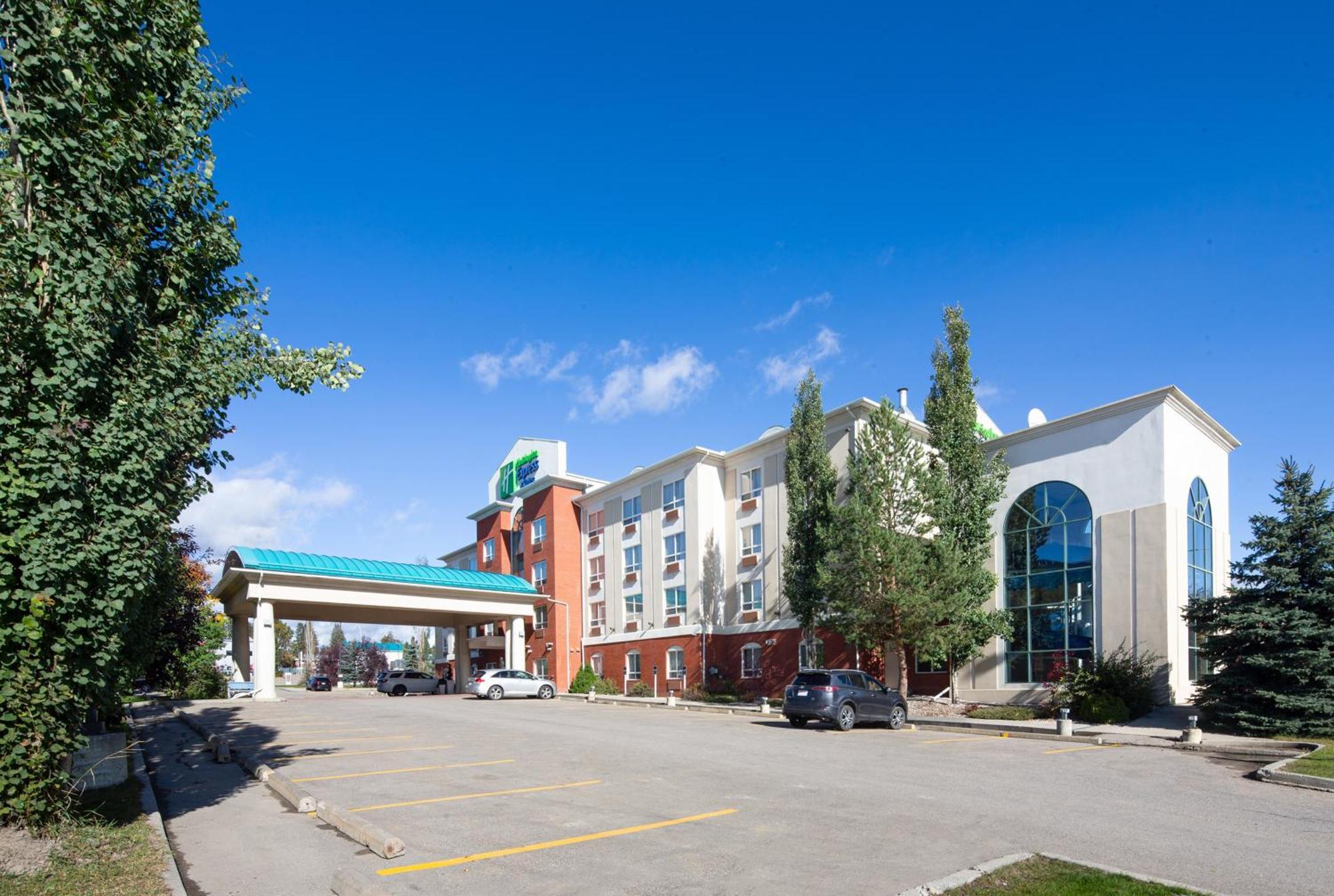 Holiday Inn Express Hotel & Suites Edson By Ihg Екстер'єр фото