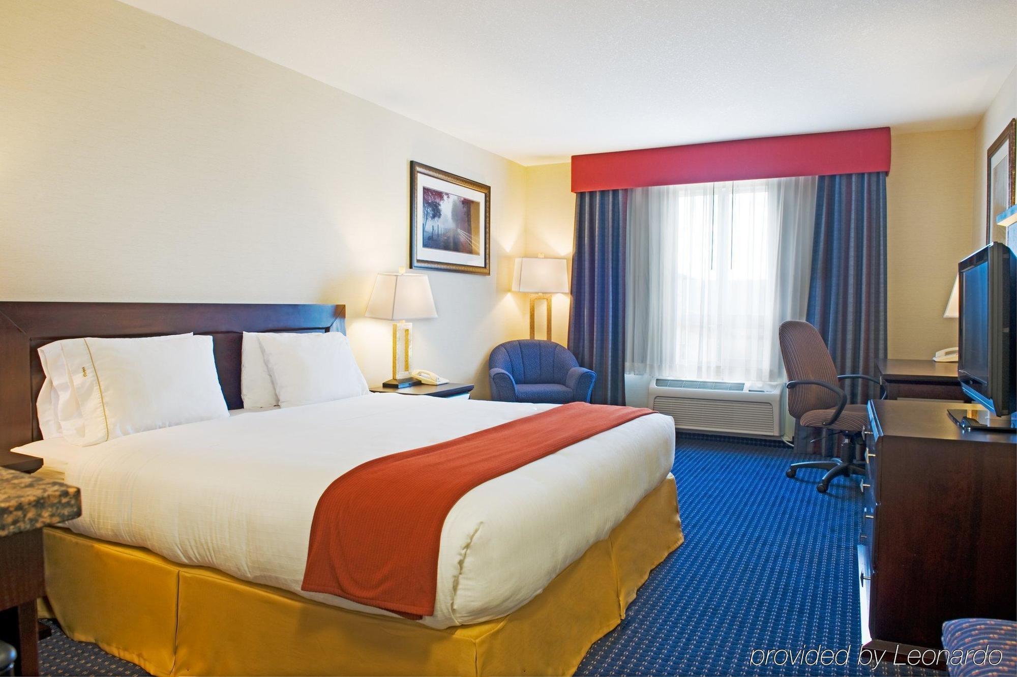 Holiday Inn Express Hotel & Suites Edson By Ihg Екстер'єр фото