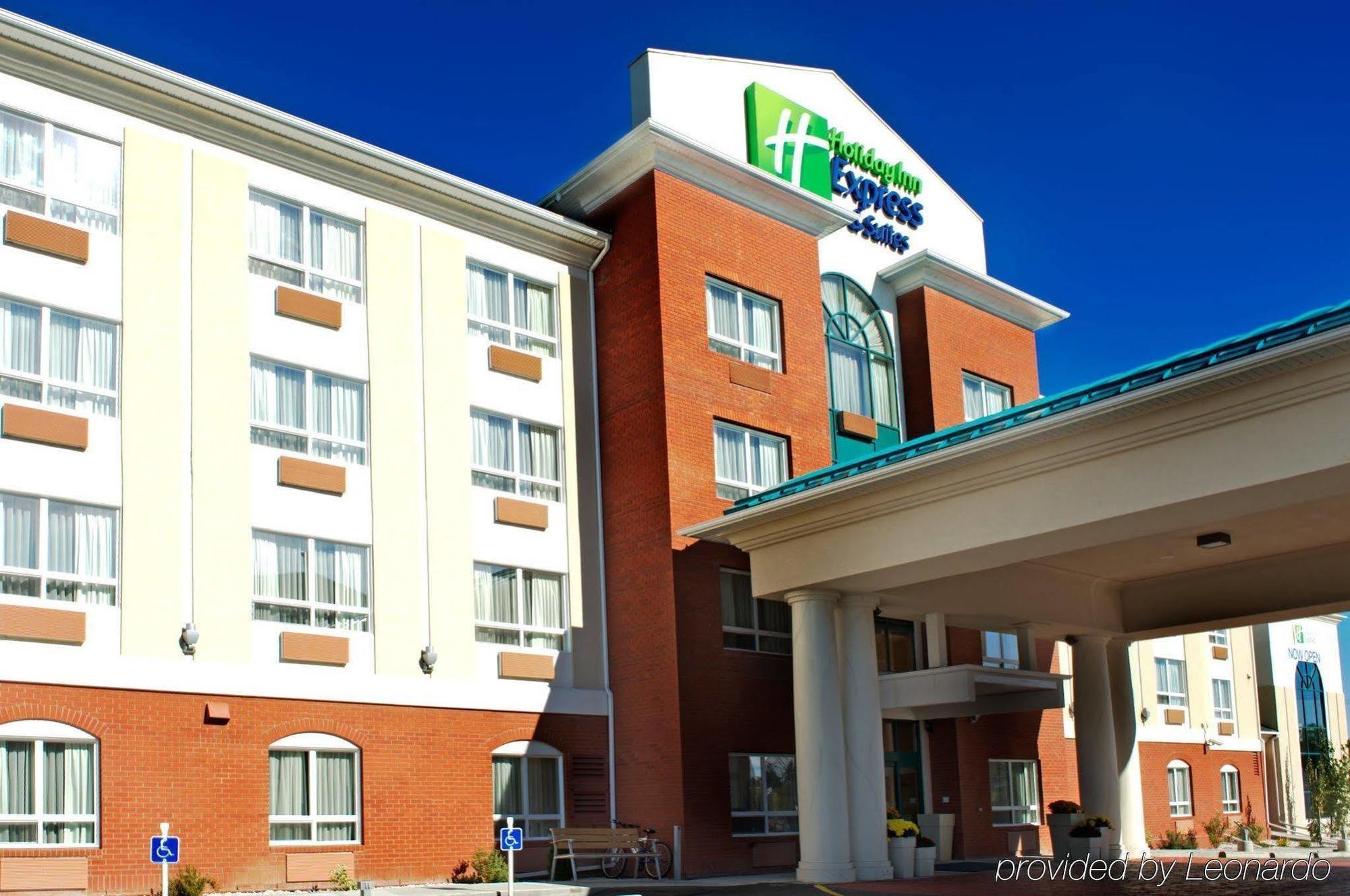 Holiday Inn Express Hotel & Suites Edson By Ihg Екстер'єр фото