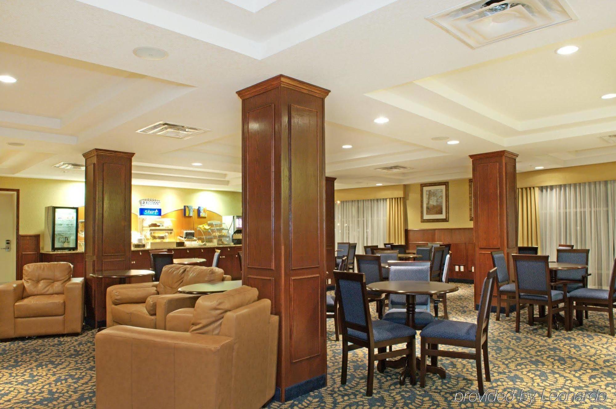 Holiday Inn Express Hotel & Suites Edson By Ihg Ресторан фото