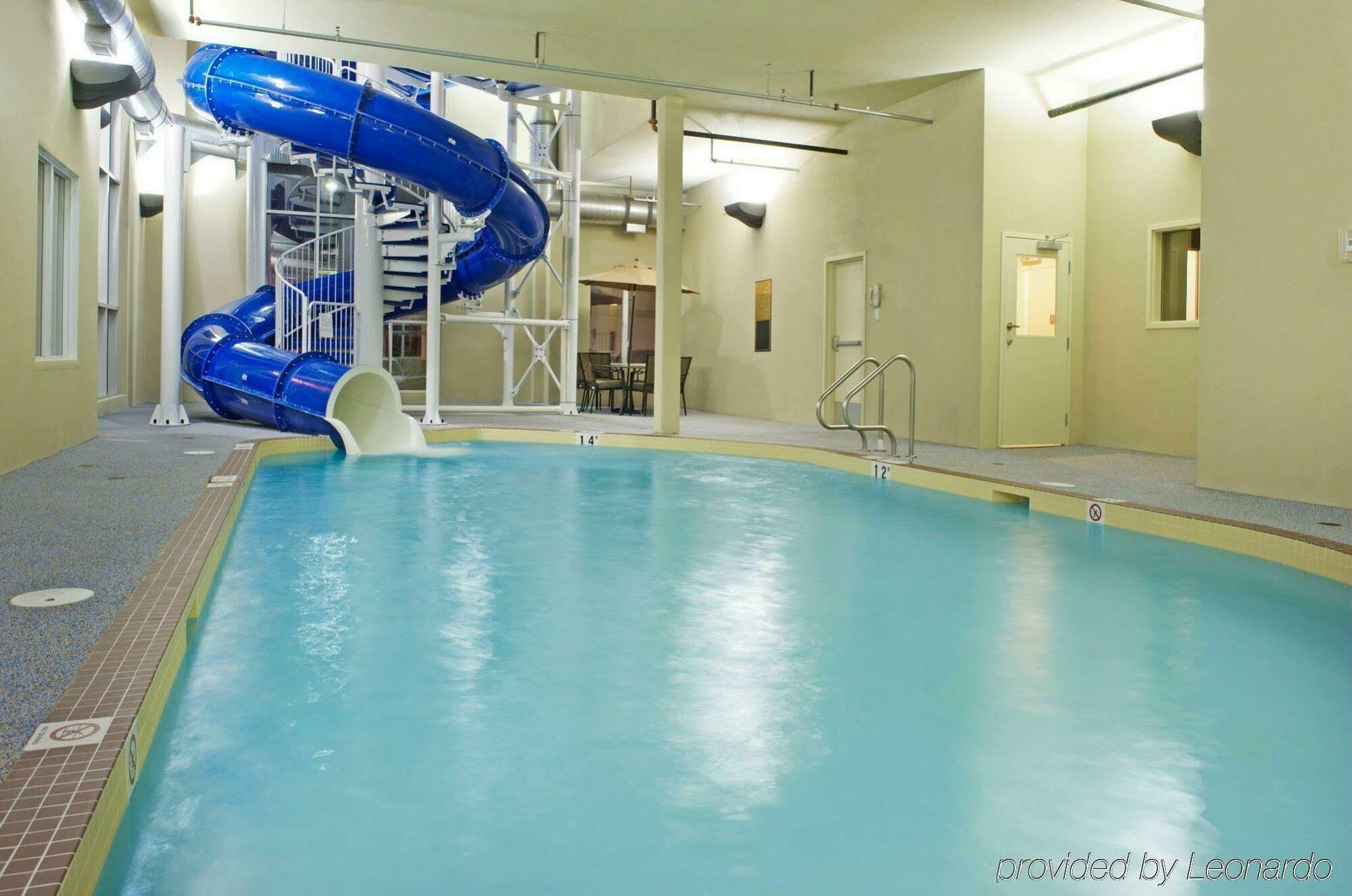 Holiday Inn Express Hotel & Suites Edson By Ihg Екстер'єр фото