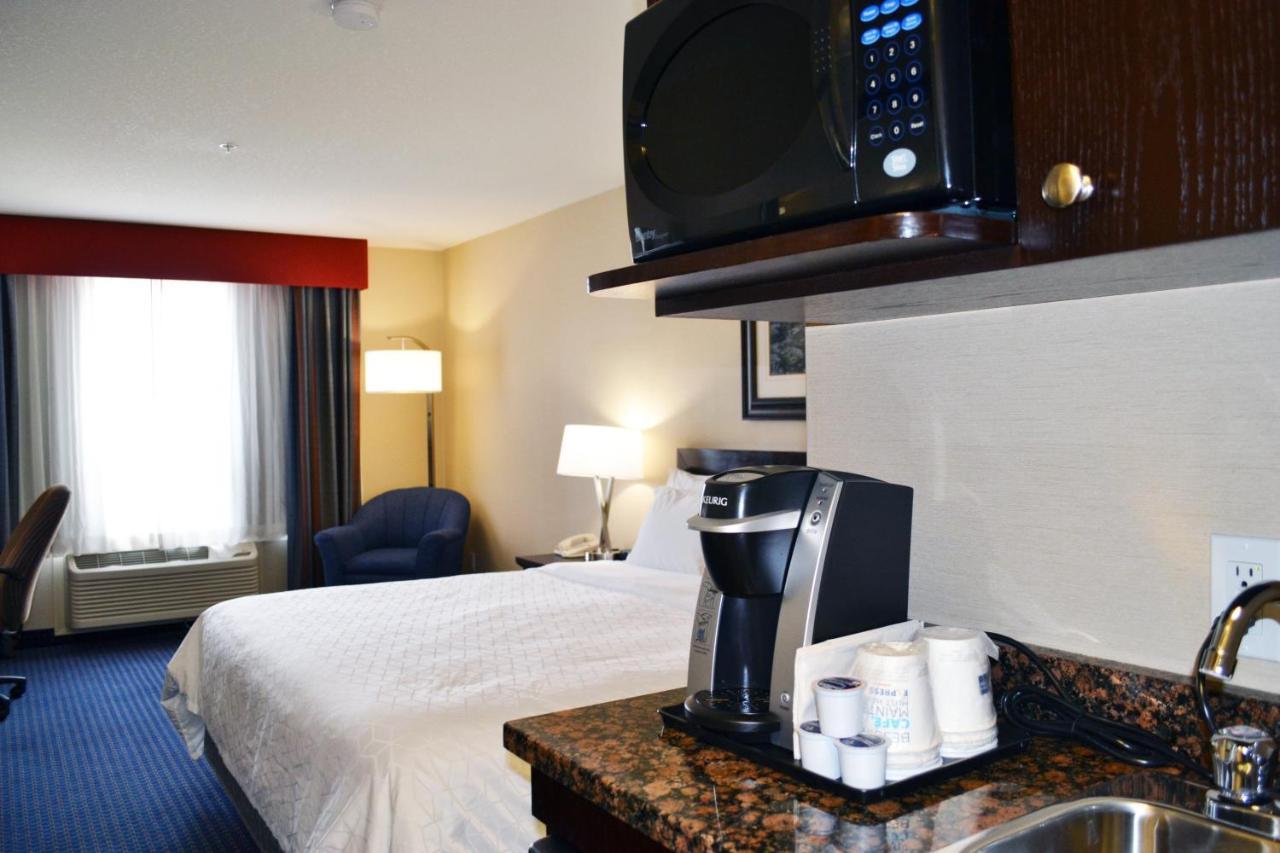 Holiday Inn Express Hotel & Suites Edson By Ihg Екстер'єр фото